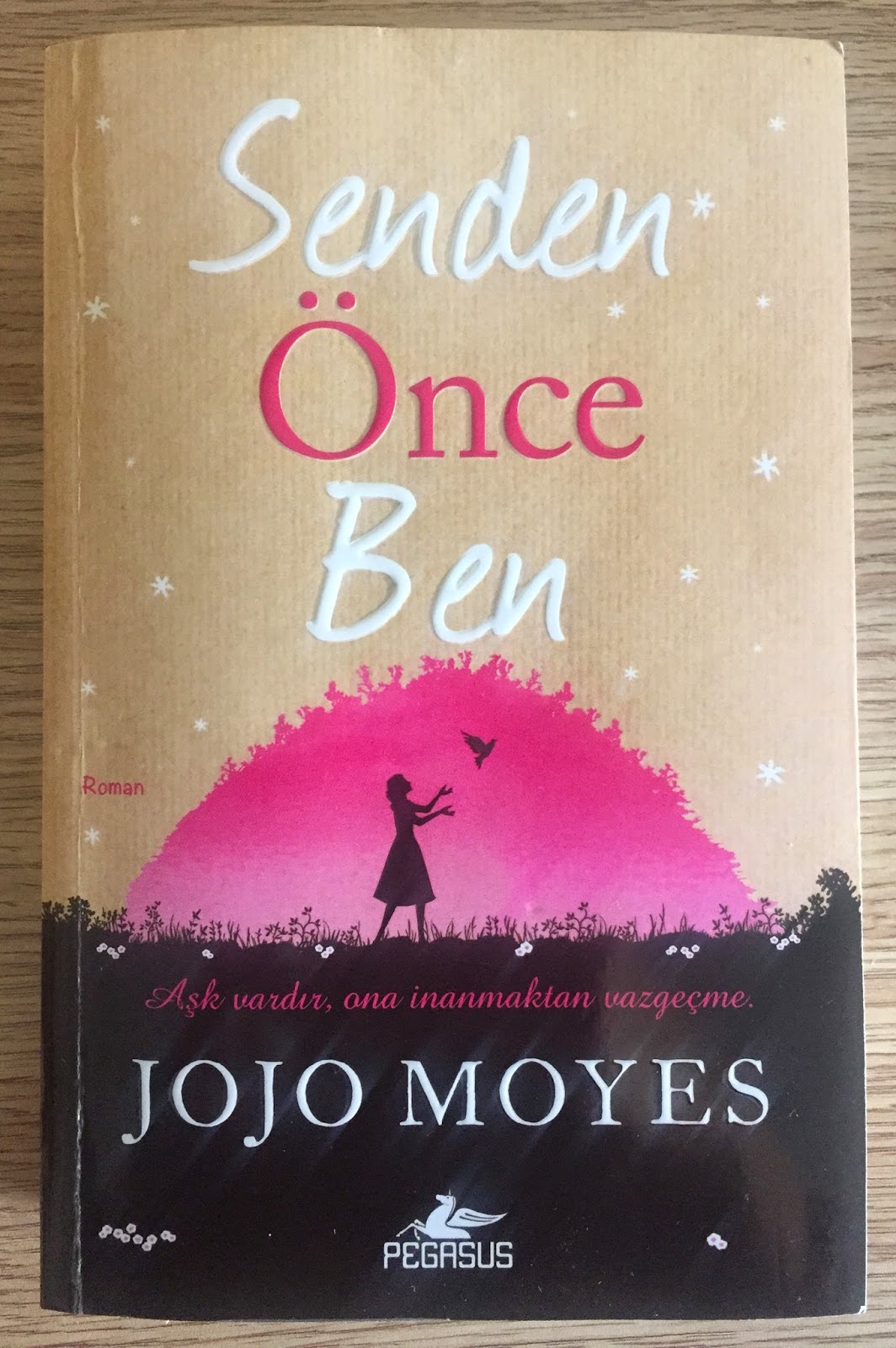Senden once. Джоджо мойес фото. Senden önce турецкий. Jojo moyes. Джоджо мойес один плюс один обложка.