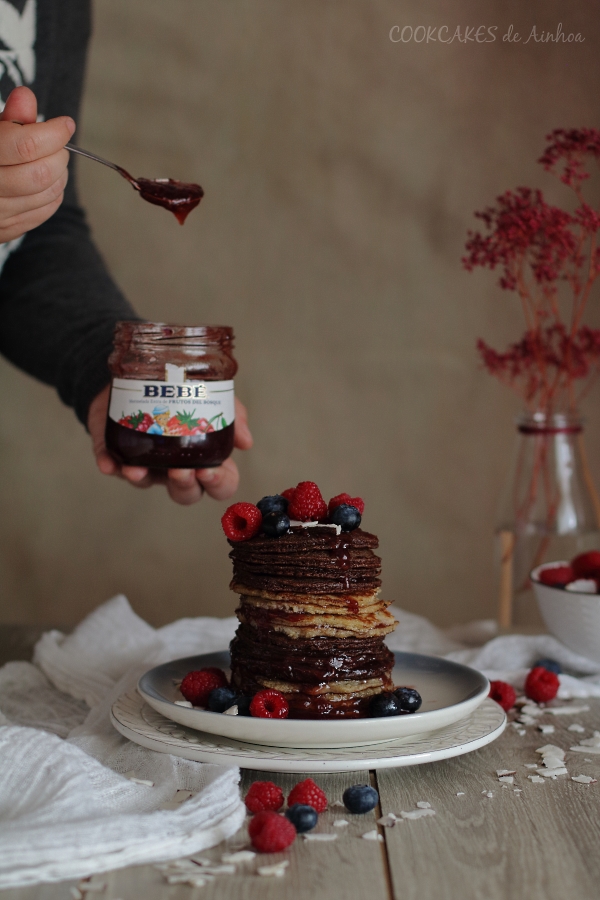 Tortitas de harina de coco y mermelada. Pancakes saludables. Cookcakes de Ainhoa.