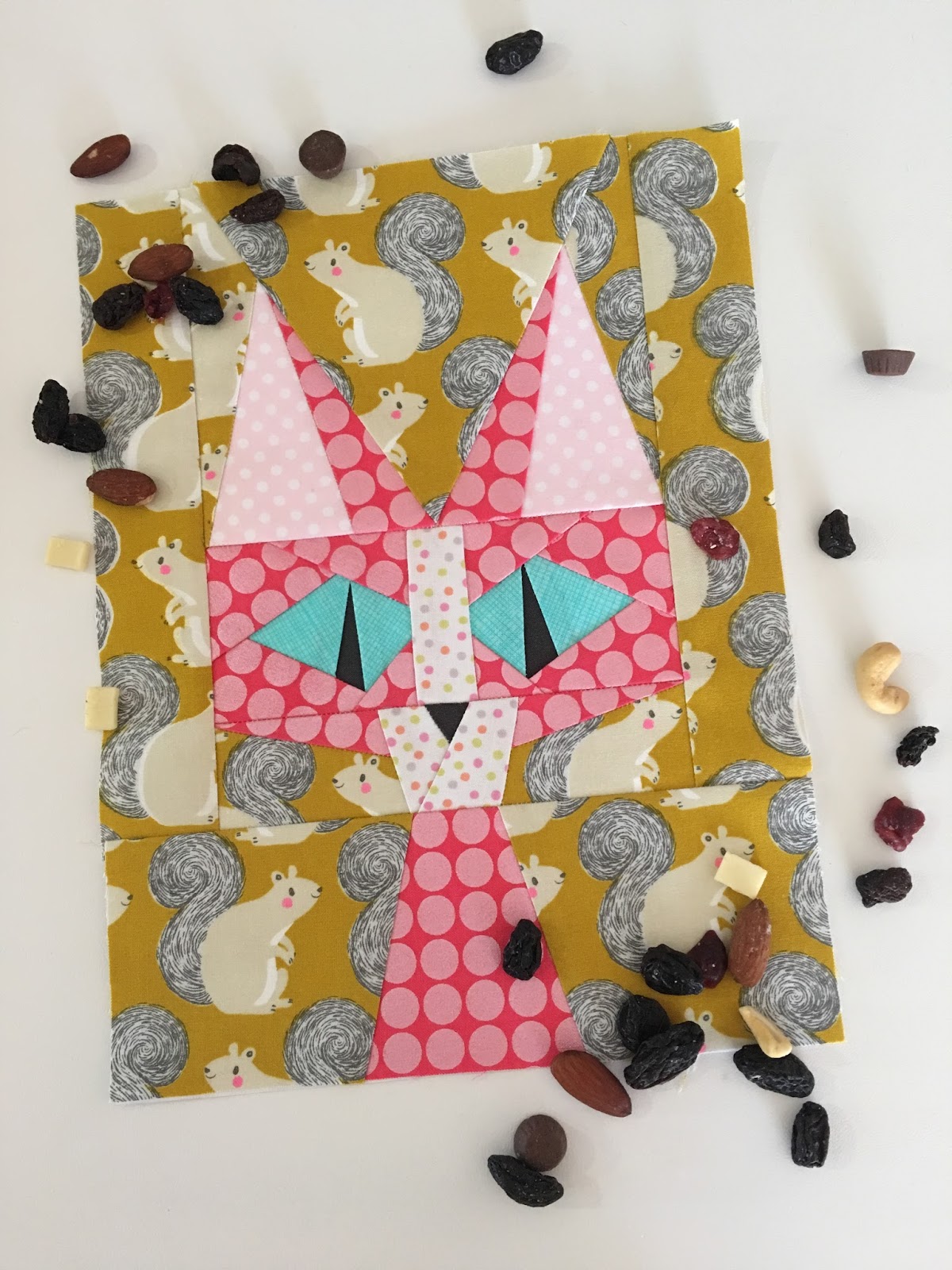 Schnitzel & Boo Candy Cat Quilt Along