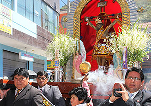 Festividad de Cruces del Se�or de Ancara en Paucartambo (Pasco)