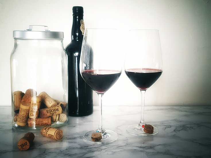 How to make wine glass markers from wine corks Nelidesign