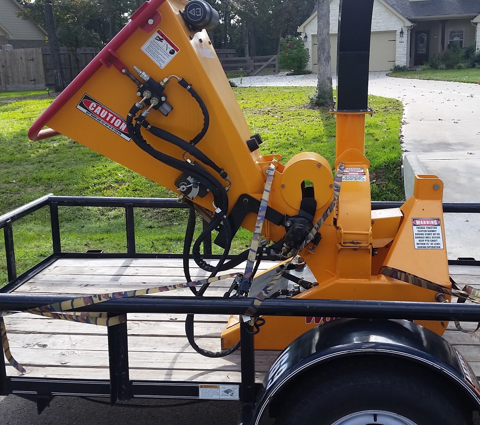 Turkey Creek Timber: Our new "toy" - WoodMaxx TM-86H Wood Chipper