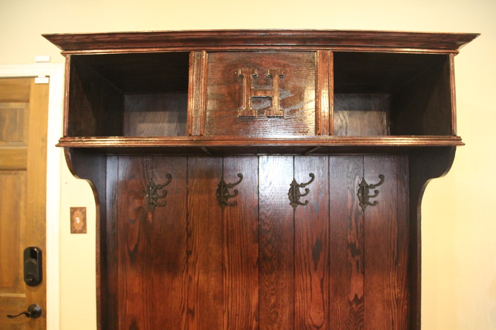 Rusty Hinge Hall Tree/Gun