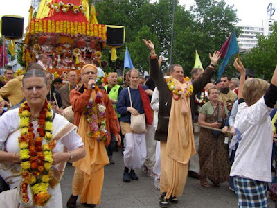 @InstaMag - Rath Yatra also known as Chariot Festival or Car festival is celebrated in full spirit throughout the country. It is one of the most awaited Hindu festival splendid-rath-yatra-of-berlin