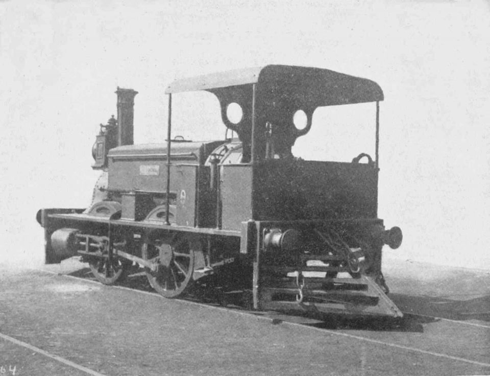 Circa 1860 - Locomotora "LA PORTEÑA" con techo incorporado.
