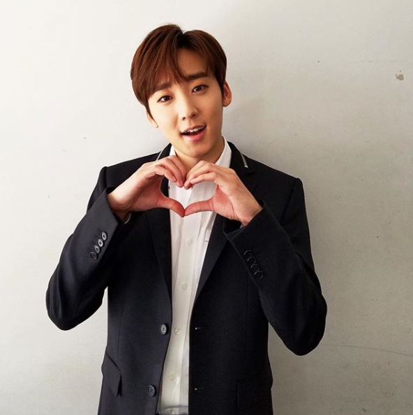 Oppa. Ли чон сок айдол. Хен, они,нуна,оппа. Oppa. Донхэ и ынхек.