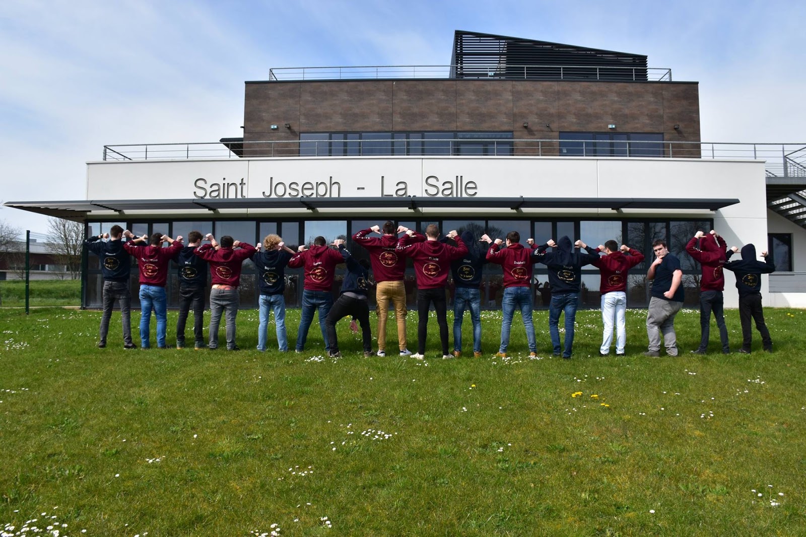 Campus Saint Joseph La Salle Lorient Remise des pulls du BDE