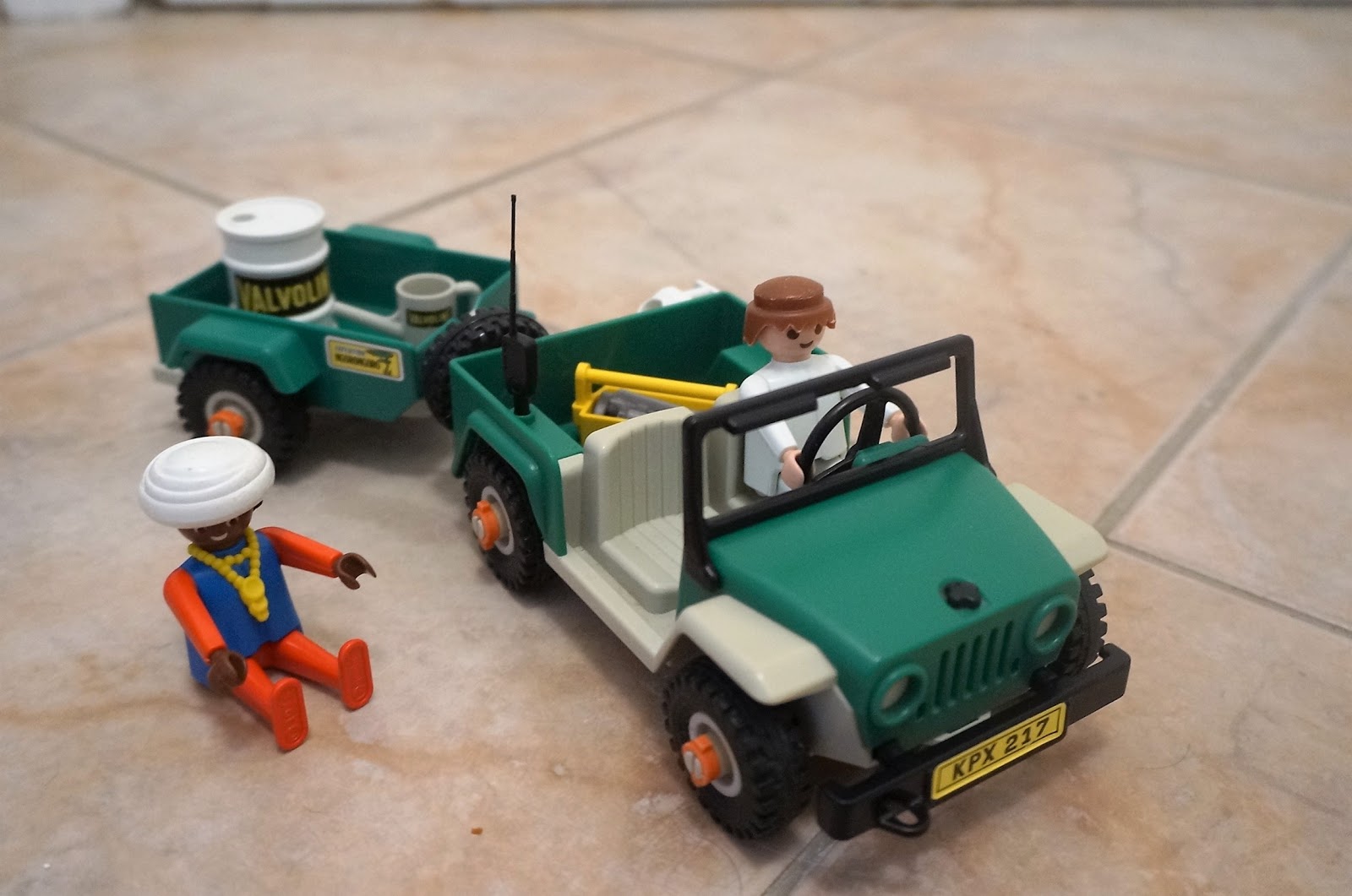 Playmobil / référence 3532 / Jeep de safari avec remorque
