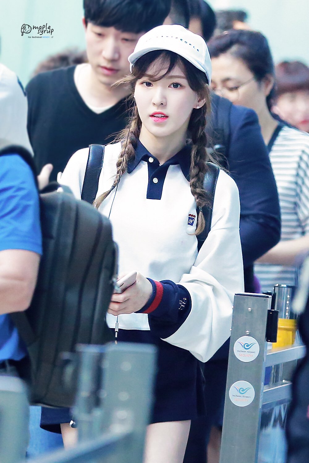 레드벨벳 웬디 사복에서의 찰떡 같은 모자 스타일링 모음.jpg | 인스티즈