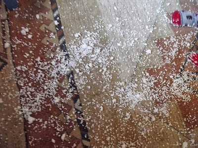 Çocuğumla Eğlenirken: Evin İçinde Nasıl Kar Yağdırılır