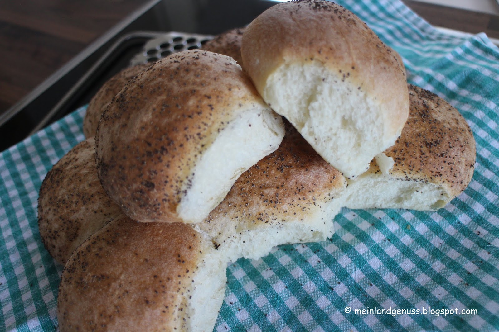 mein Land und Gartengenuss : Buttermilch-Mohn-Brötchen-Sonne