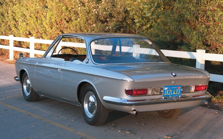 BMW 2000 1966 1972 седан