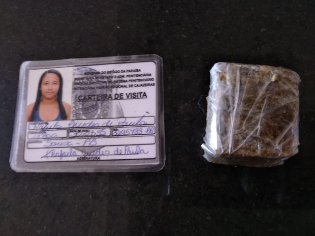 Mulher é presa ao tentar com droga no Presídio Padrão de Cajazeiras Mulher é presa ao tentar com droga no Presídio Padrão de Cajazeiras