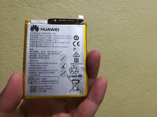 Tukar Bateri Huawei P9 di Aman Central