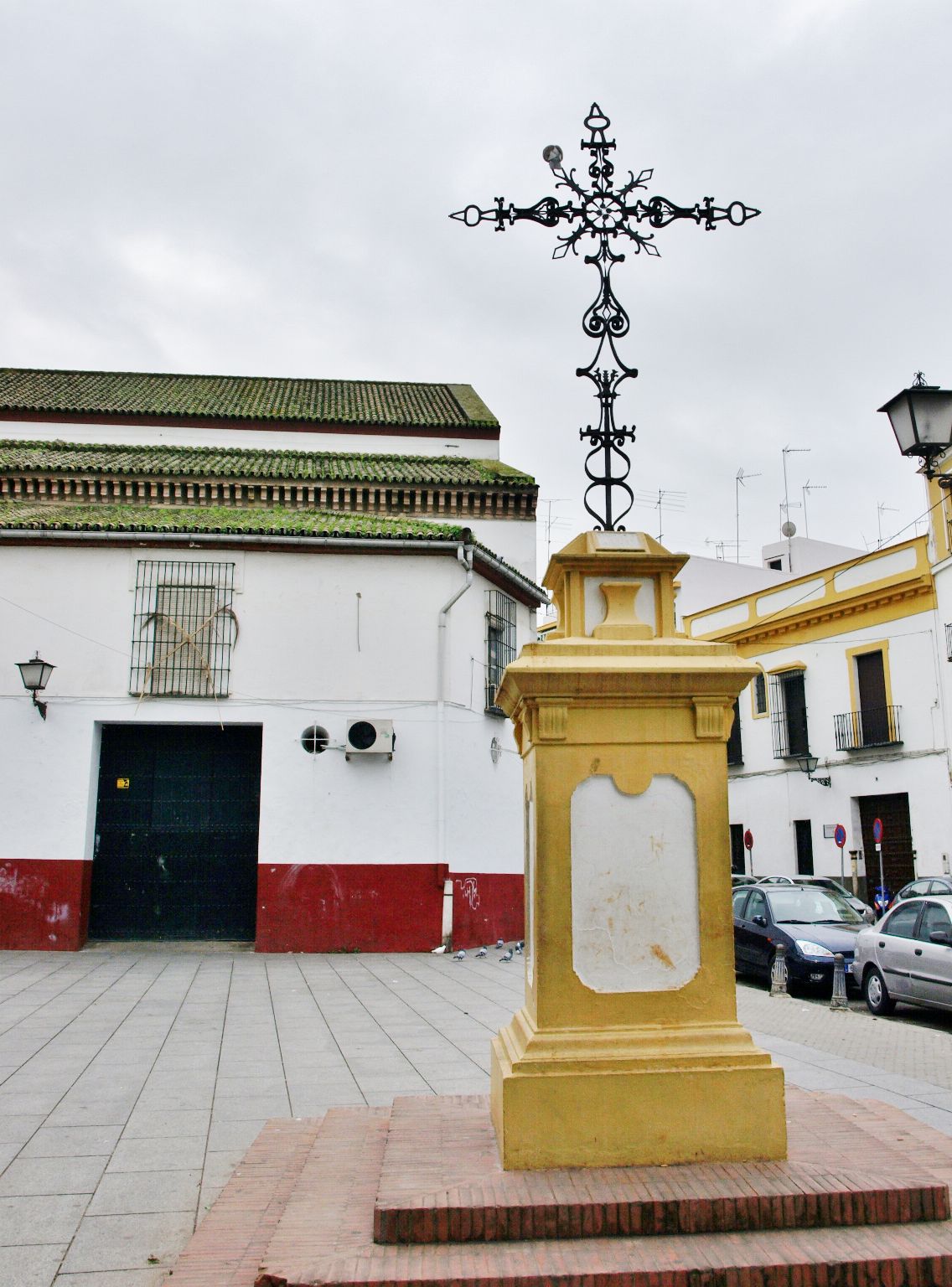 Sevilla Daily Photo: La cruz de la Plaza de San Julián.