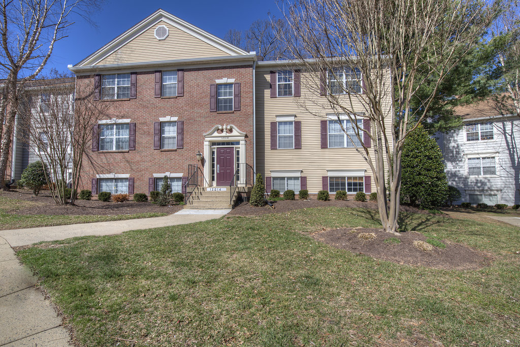 Penderbrook 12014 Golf Ridge Ct 301 Fairfax, VA 22033 Just Listed! By