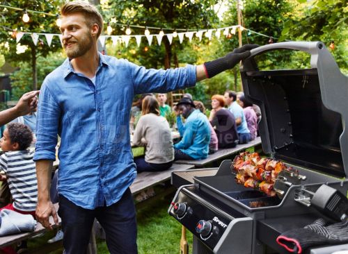 Beste buitenkeuken bbq: Weber E-320 Beste buitenkeuken bbq test Weber