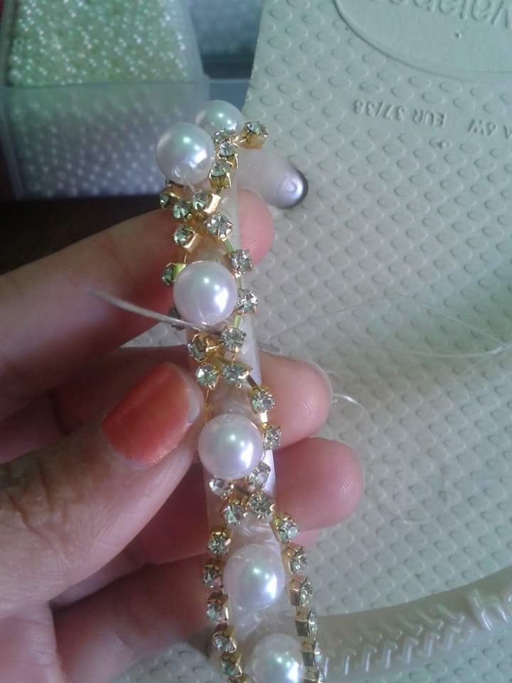 Tina's handicraft how to shape the slippers with beads and pearls