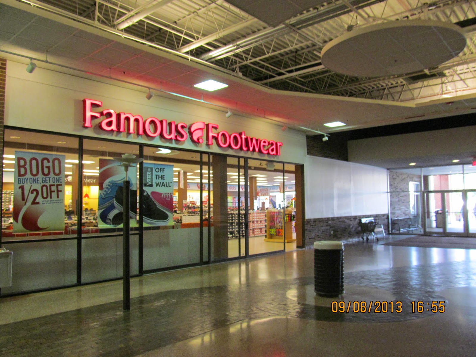 Trip to the Mall Deerbrook Mall (Deerfield, IL)