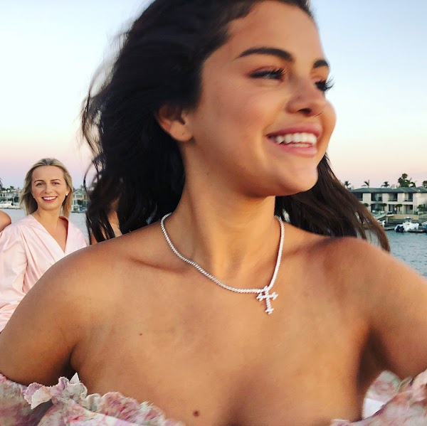 Abordo de un yate Selena Gomez celebró su cumpleaños número 26