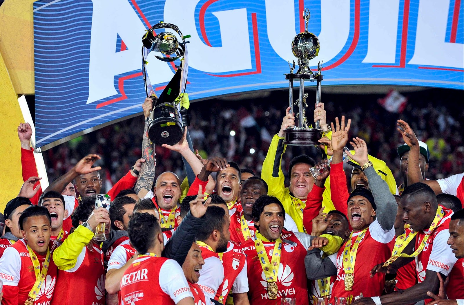 Troféus do Futebol Campeonato Colombiano (Liga Aguila) Troféus do Futebol Campeonato Colombiano (Liga Aguila)
