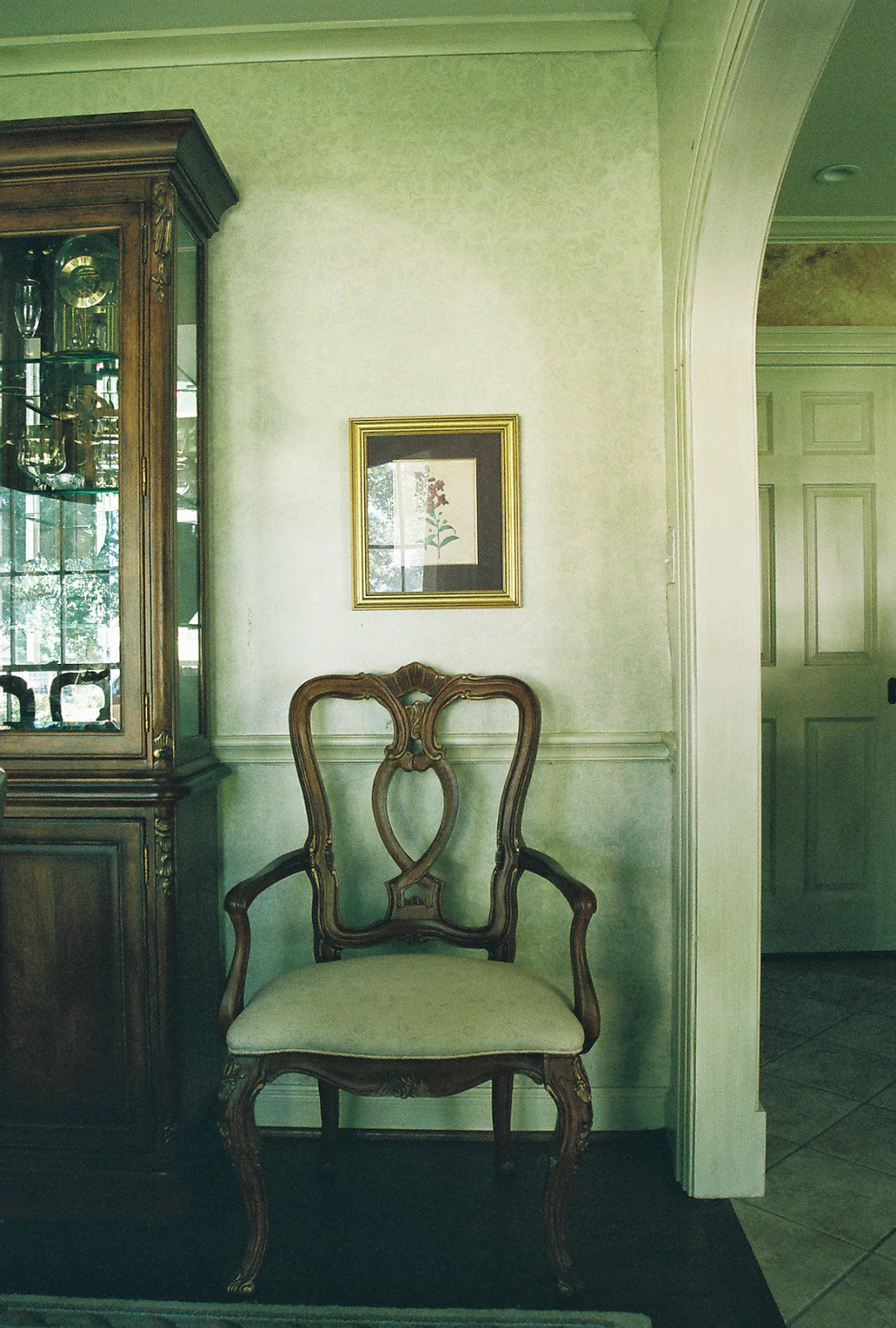 Painting Cowtown Dining room wall stencil// living room glazed mantel