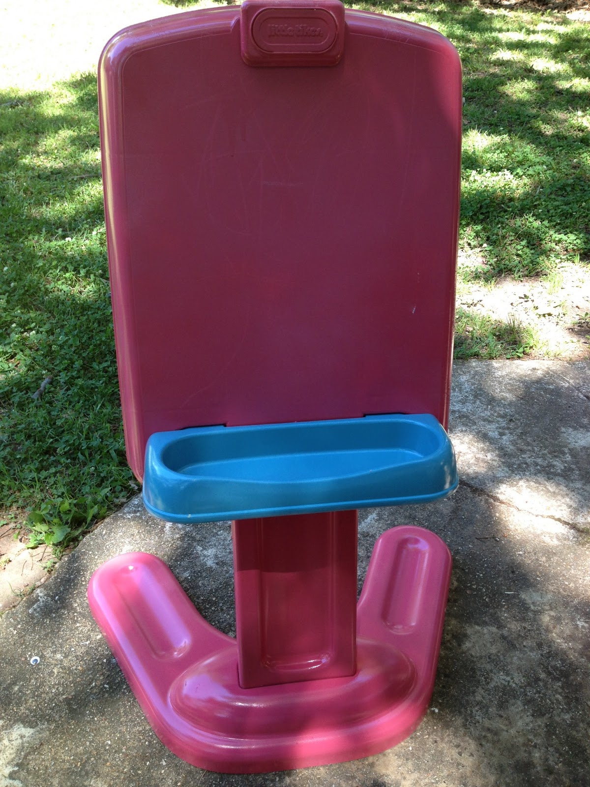 blackflipflops Plastic Little Tikes Easel Makeover!