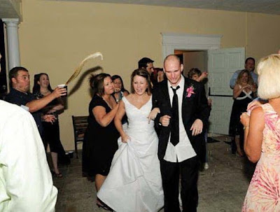 Lustige Bilder Hochzeitsfeier Unglück zum lachen Lustige Bilder Hochzeitsfeier Unglück zum lachen