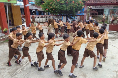 Guru yang Profesional dan Keren Itu Seperti Ini