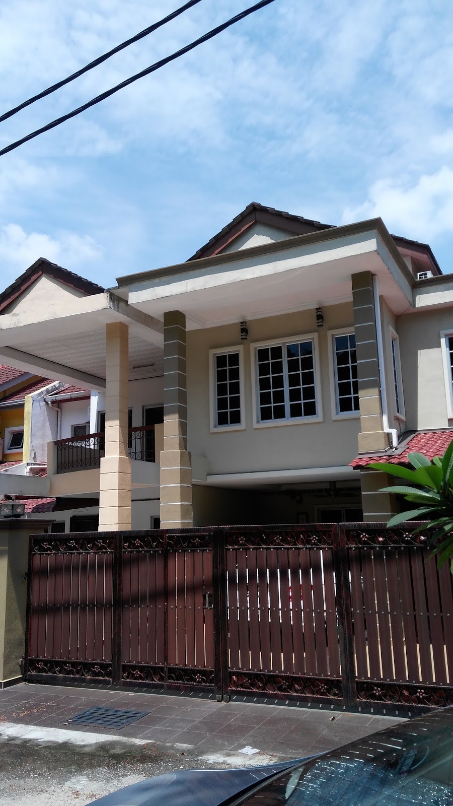 Kota Damansara, Section 6. 2 storey link house for sale Kota Damansara