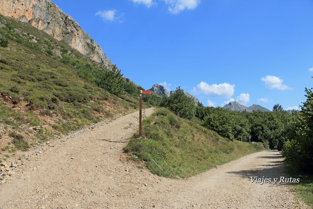 Bifurcación , lagos de Saliencia y lago del Valle