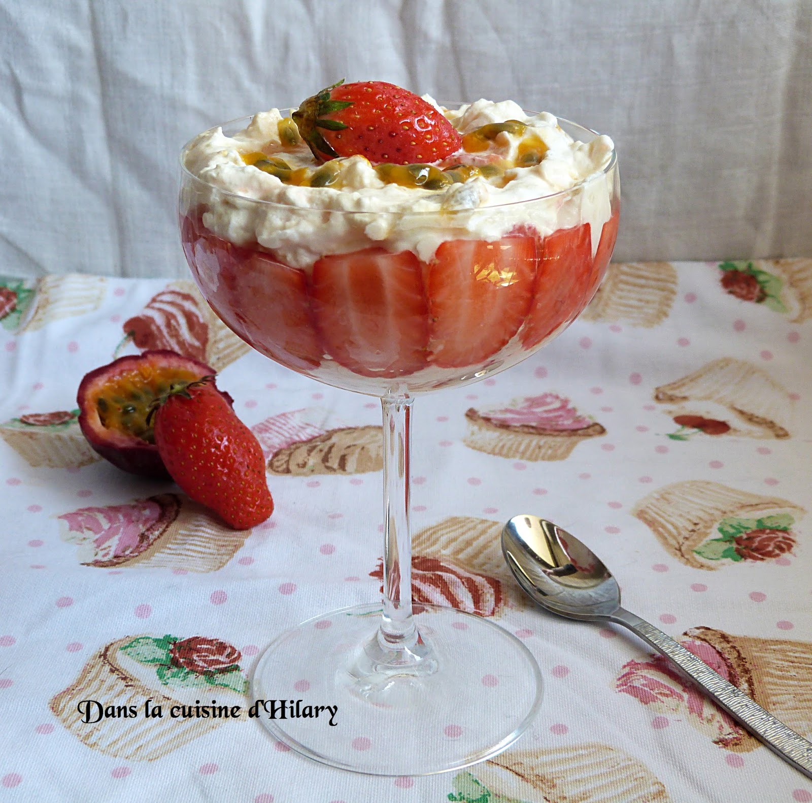 Dans la cuisine d'Hilary Eton mess aux fraises et fruits de la passion