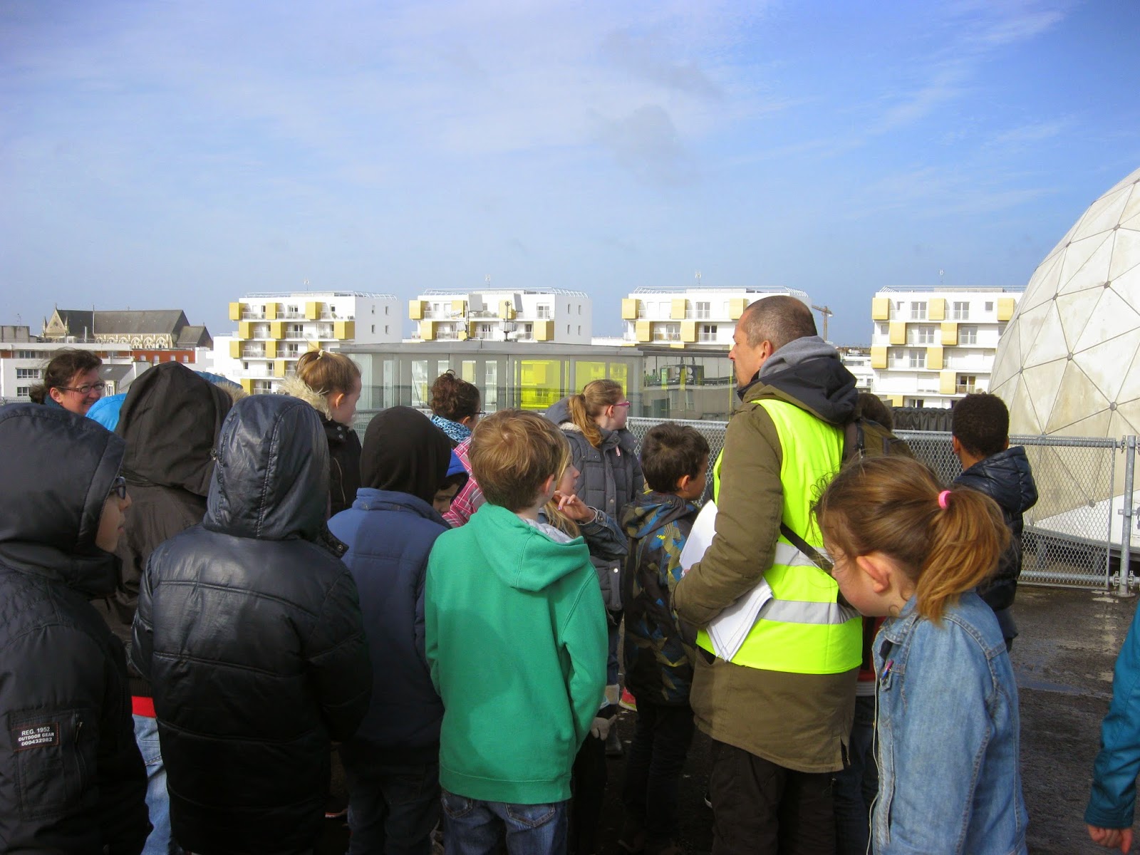 École élémentaire Jean Jaurès SaintNazaire Visite de la base sous