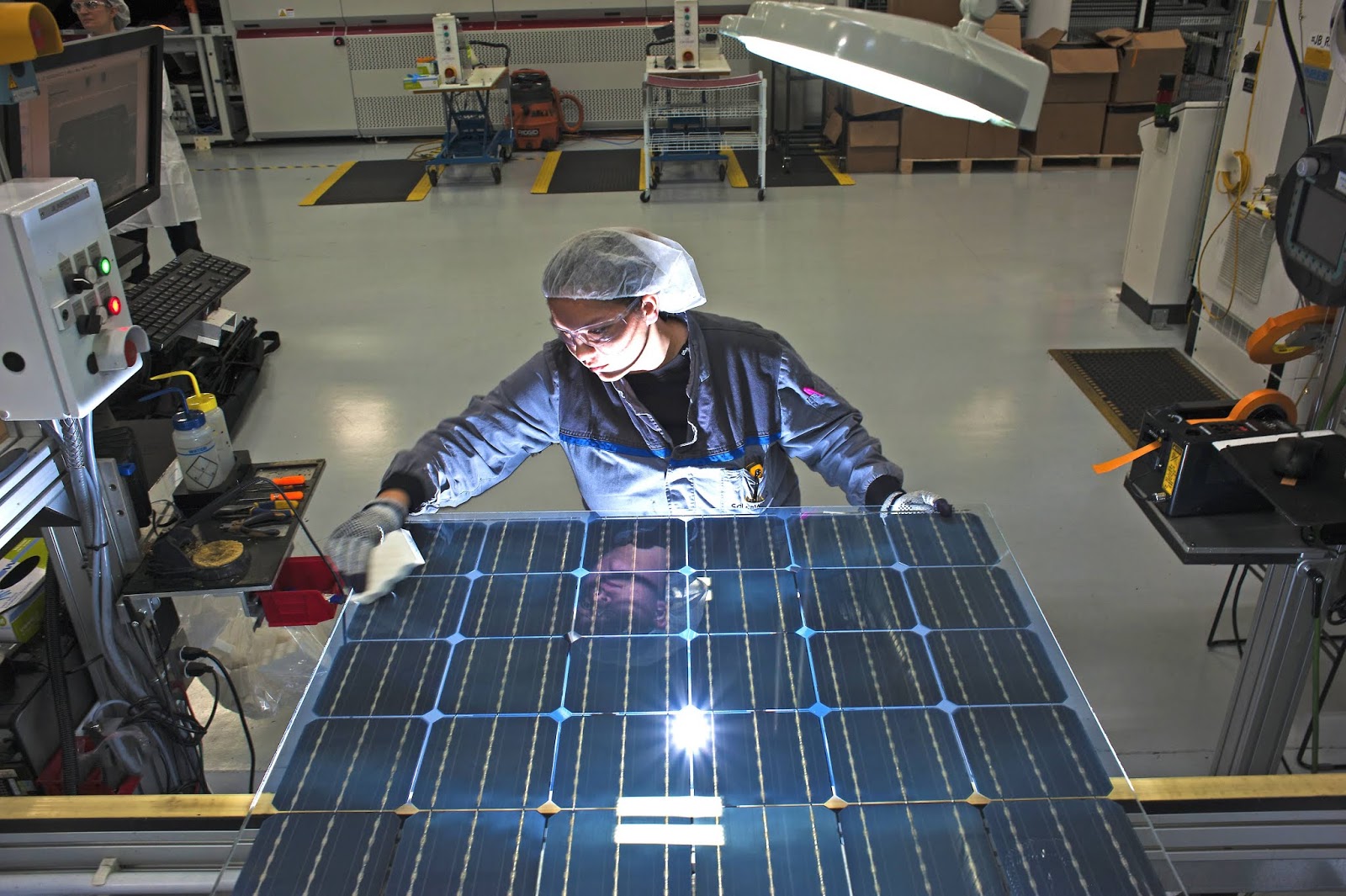 puño Aparte Faringe La industria se prepara para el inicio de la producción de paneles solares  bifaciales | DiarioRenovables | Energías renovables. Eólica, solar,  fotovoltaica, baterías, movilidad sostenible