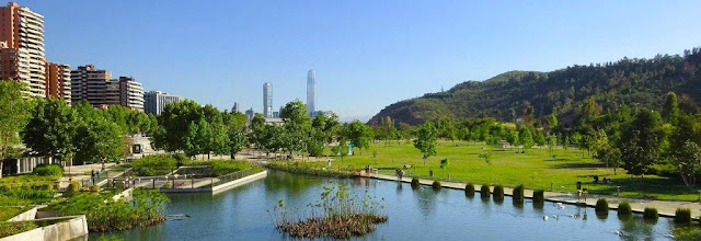 Photo: www.beethovenfm.cl Bicentenario Park, Santiago, Chile.