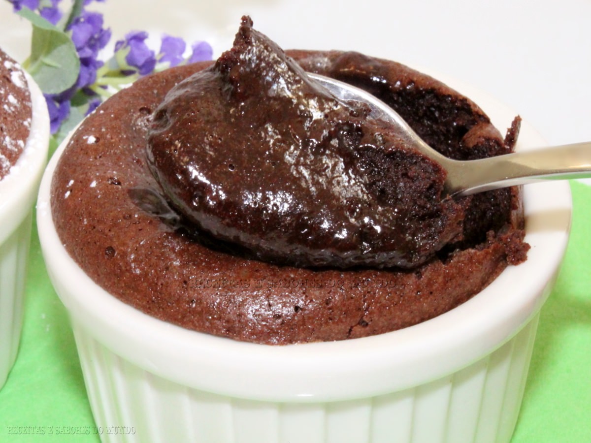 Soufflé de Chocolate - (com video) - Receitas e Sabores do Mundo