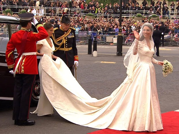 Chegada+Igreja+Kate - Casamento Real - Principe William ♥ Kate Middleton