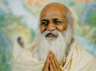  9. महर्षि महेश योगी (Mahrishi Mahesh yogi) 