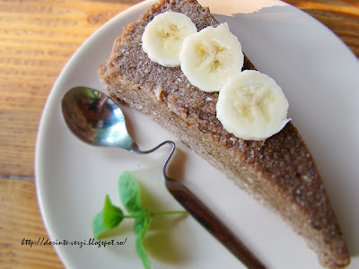 raw vegan_ prăjitură cu pere şi banane