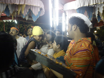 Devotees crying on the eve of Ganpati Visarjan in Mumbai