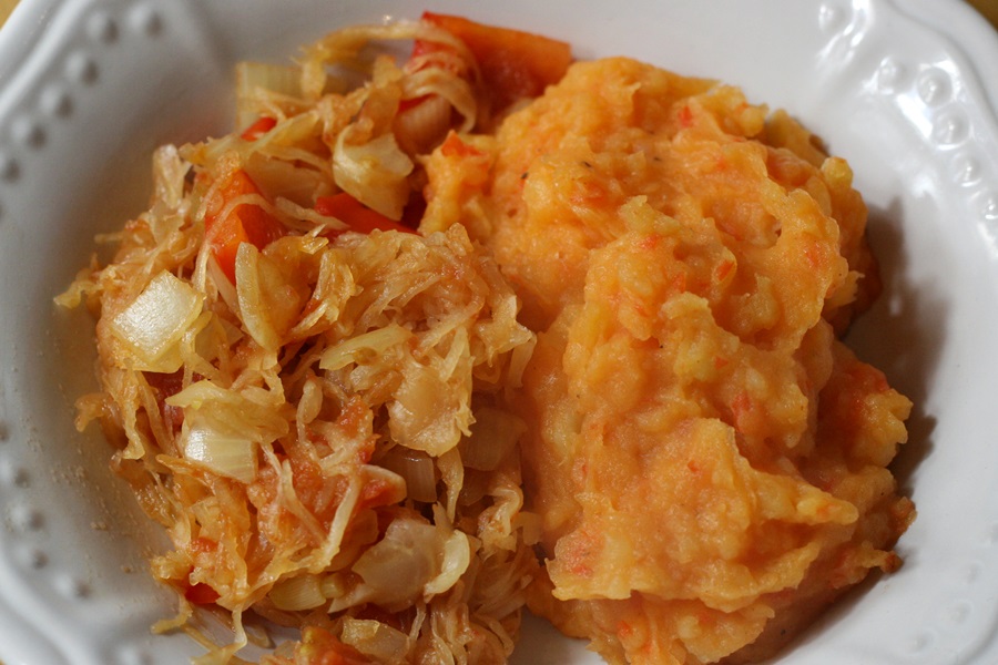 Sekundentakt: Paprika-Kartoffelbrei mit Sauerkraut