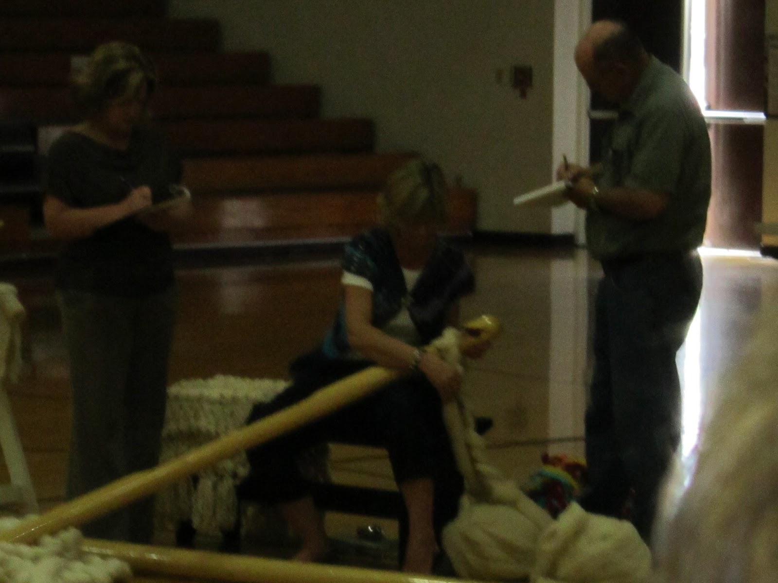 knit-notes-world-s-largest-knitting-needle-and-crochet-hook-attempt