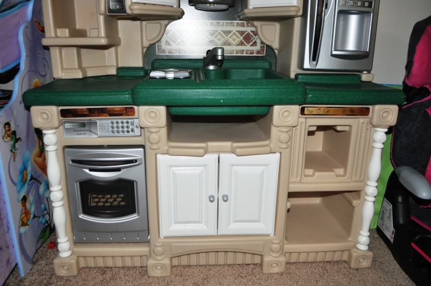 CRAIGSLIST POSTS Step 2 LifeStyle Dream Kitchen 45 (SOLD)