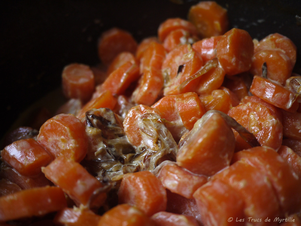 La Cuisine de Myrtille: Carottes à la crème fraîche et aux oignons