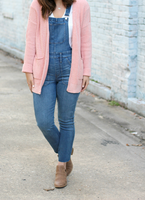 how to wear overalls, style on a budget, mom style, casual style, north carolina blogger