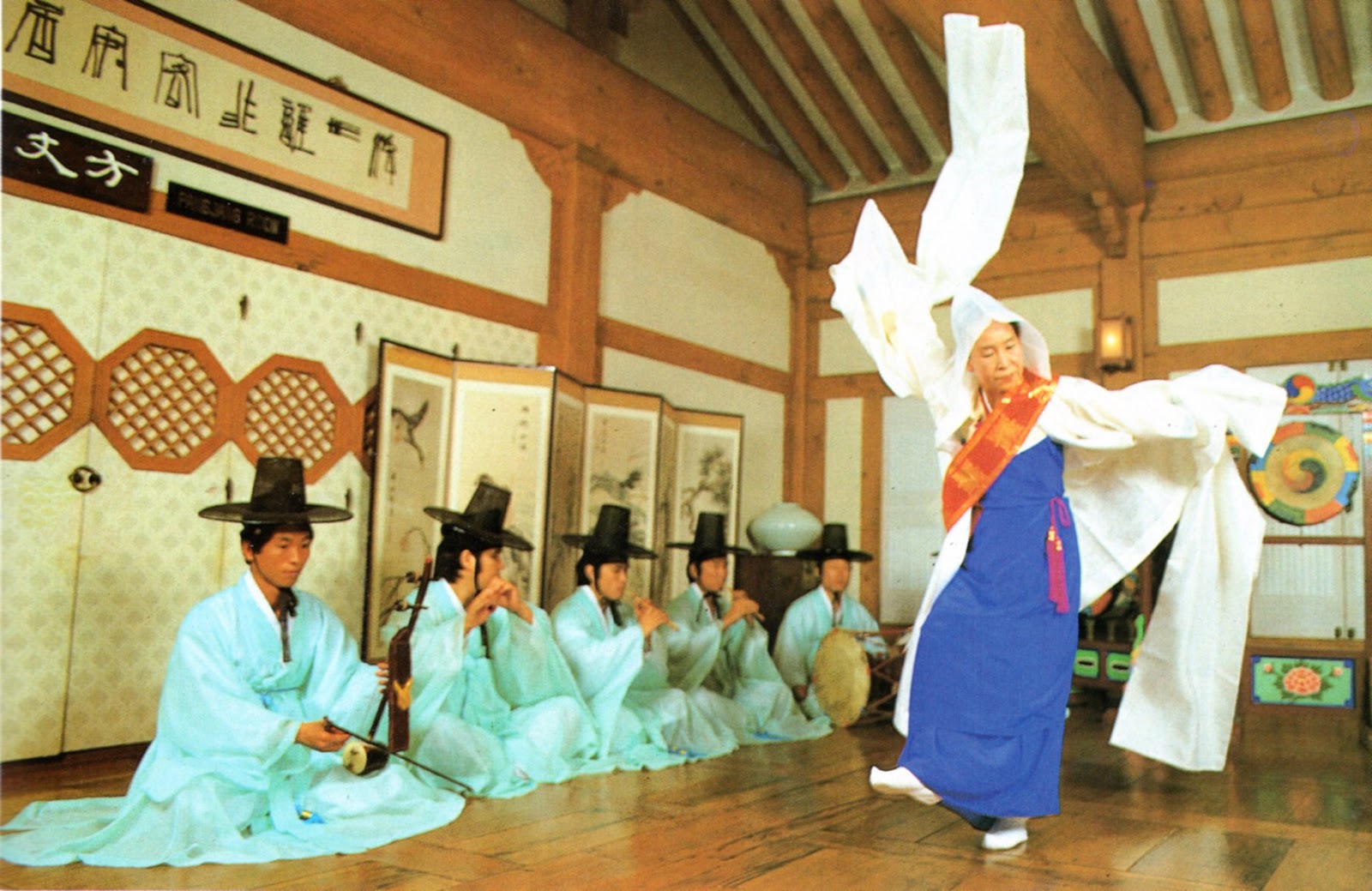 traditional korean headpiece