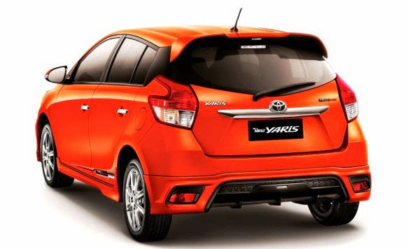 Тойота Yaris 2014