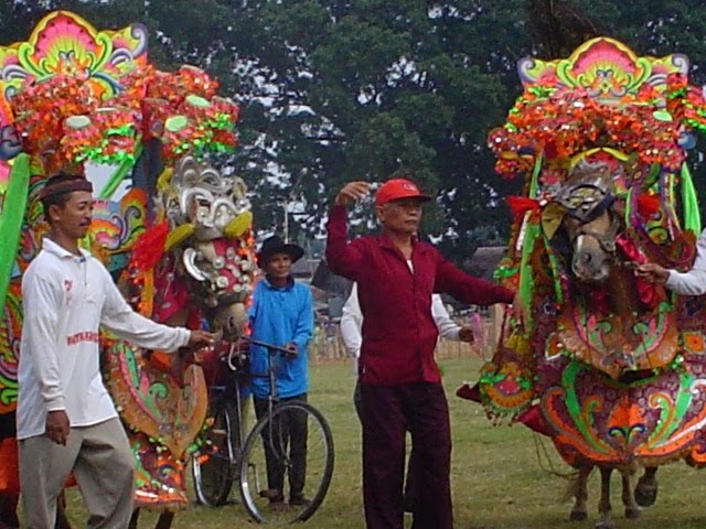 Gaya Terbaru 28+ Tradisi Jawa Timur
