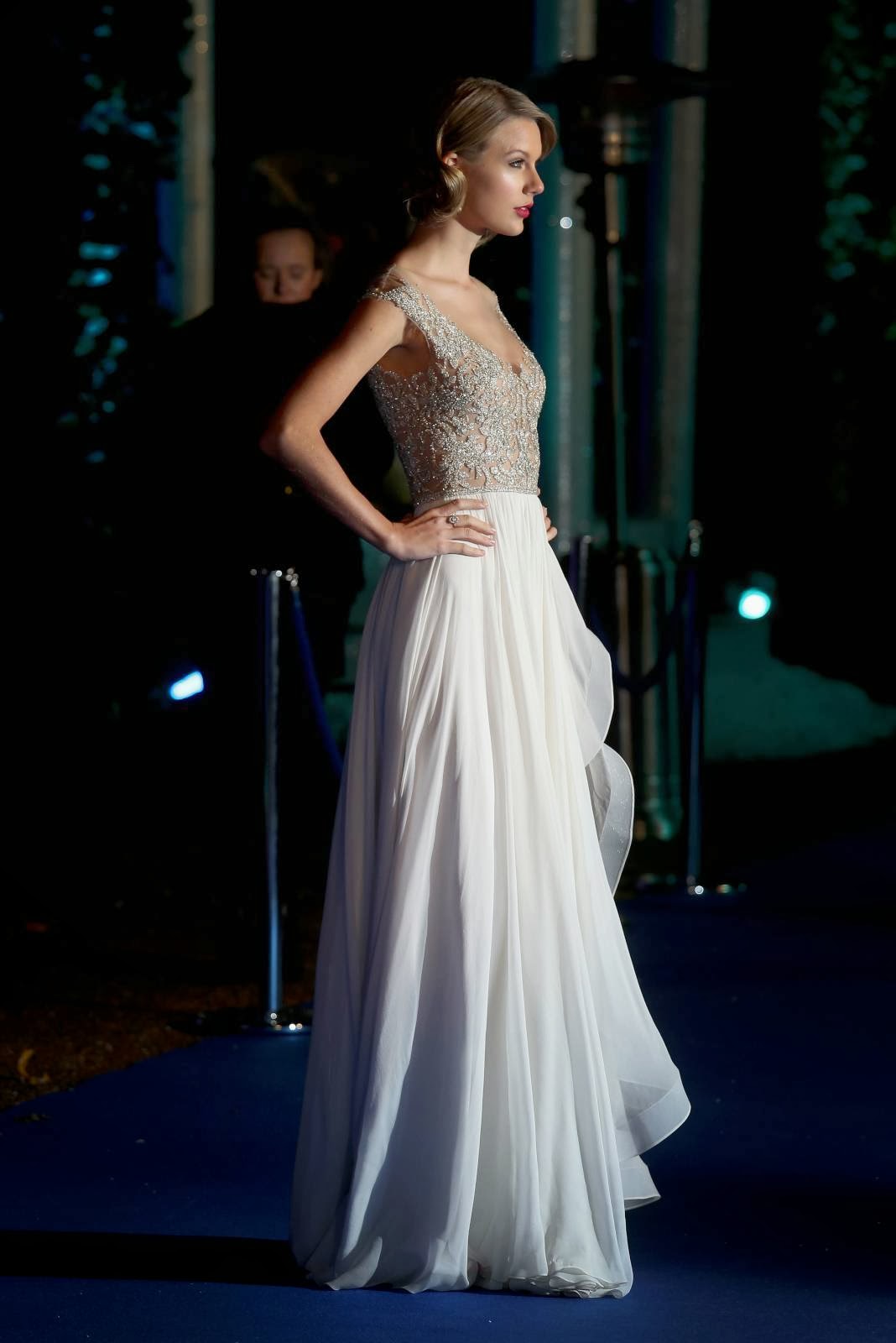 Taylor Swift – Winter Whites Gala in London - Fashion Style