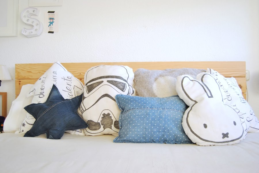 cómo hacer cojines con vaqueros gastados